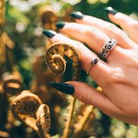 LITTLE LEAVES - Sterling Silver & Amethyst Ring