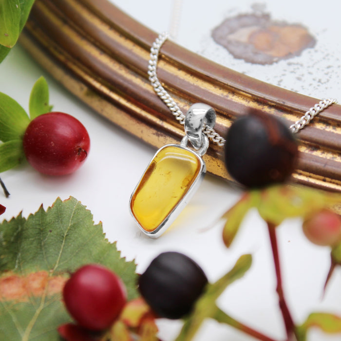 GOLDEN HOUR - Sterling Silver & Amber Necklace