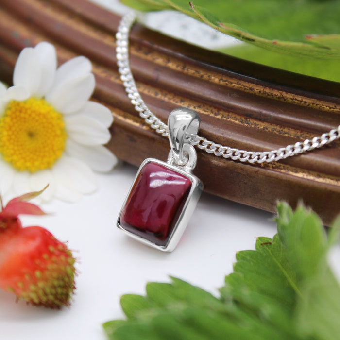 ROSEY - Sterling Silver & Garnet Necklace